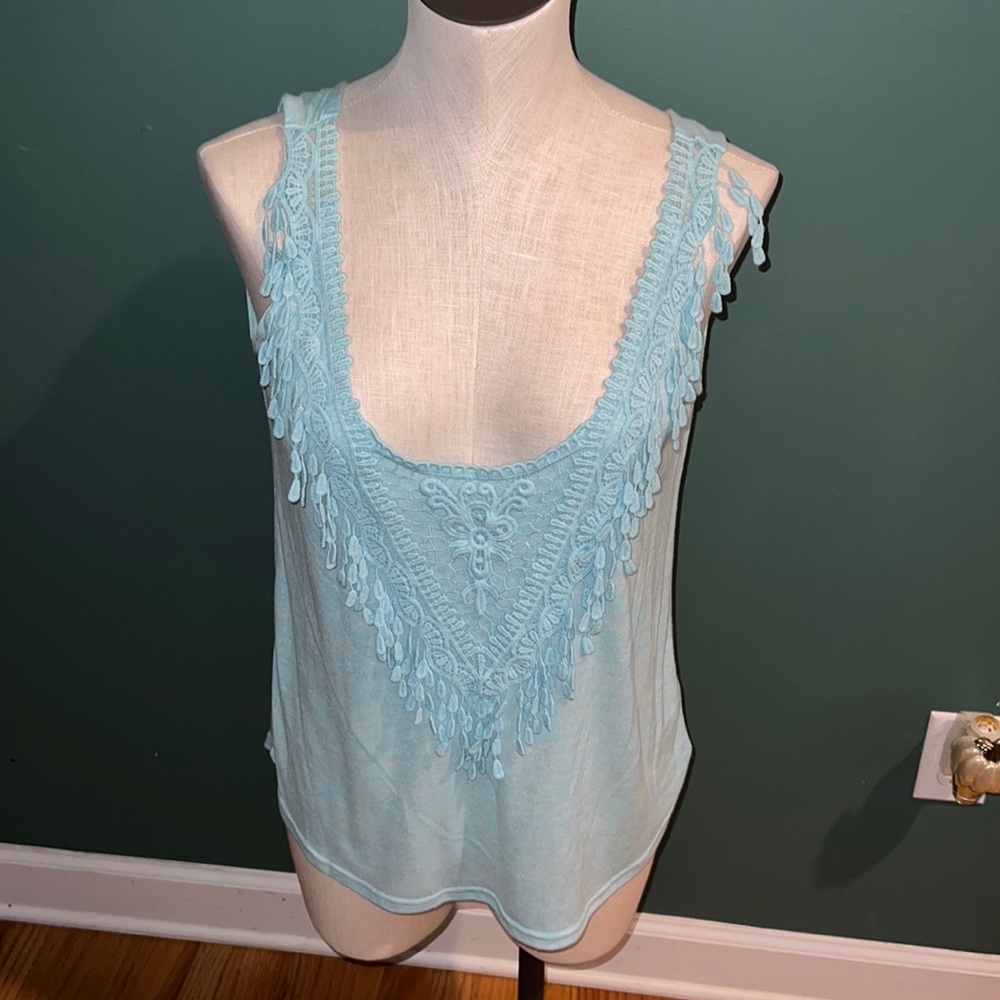 Women’s Roper Vneck, tank top, featuring tassels size medium‎